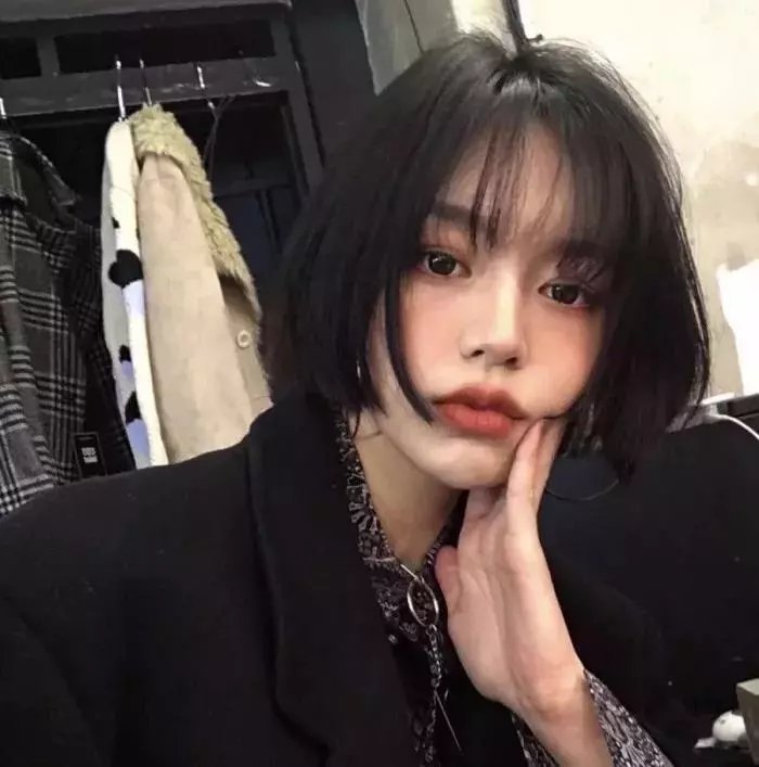 龙纹身的女孩